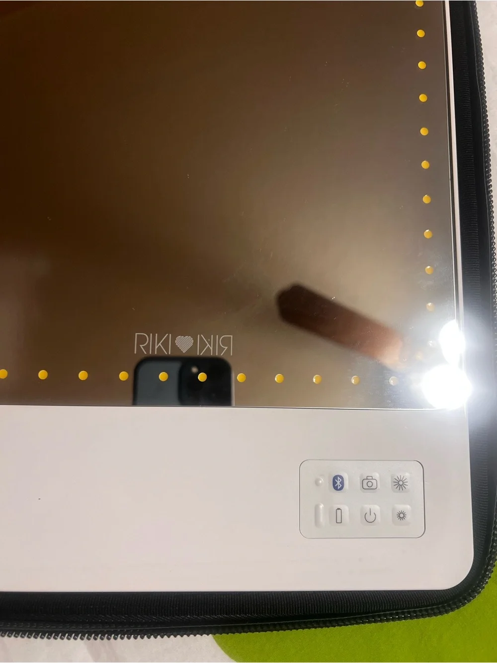 N/A lighted makeup